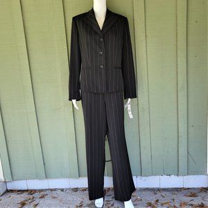 NWT LE SUIT Black Pinstriped Pants Pantsuit Suit 12